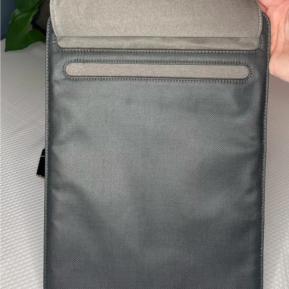 Late 2010s Moshi Muse Slimfit Laptop Sleeve